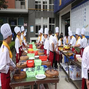 成都高铁学校是否有丰富的课余活动