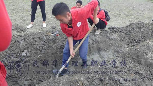 四川职校中特有的学校农场，记录大家的欢笑~